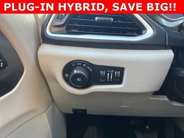 2024 Chrysler Pacifica Vehicle Photo in San Antonio, TX 78230