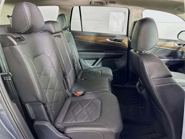 2024 Volkswagen Atlas Vehicle Photo in Puyallup, WA 98371
