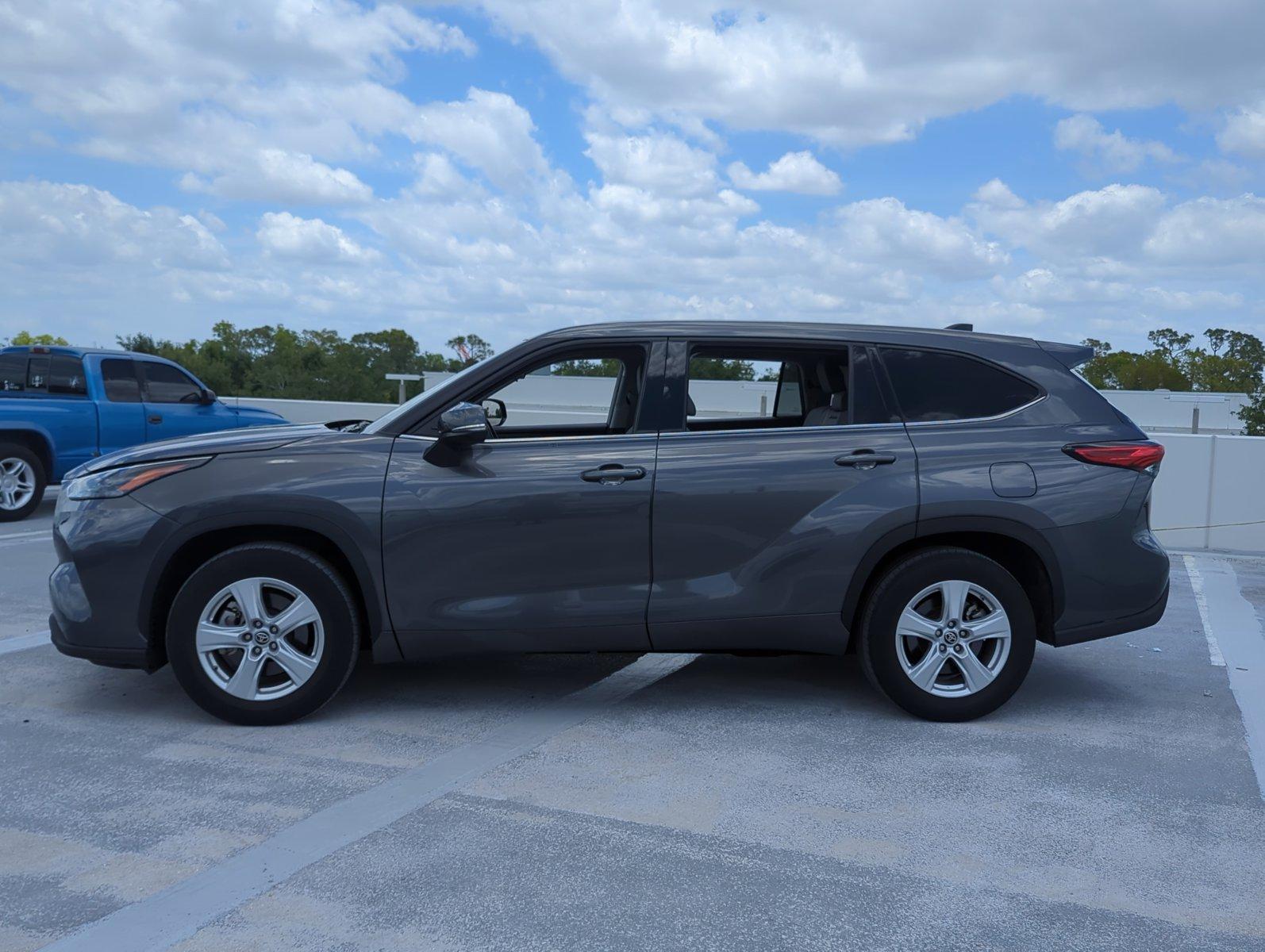 2022 Toyota Highlander Vehicle Photo in Ft. Myers, FL 33907