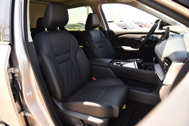 2025 Nissan Rogue Vehicle Photo in Ballwin, MO 63011