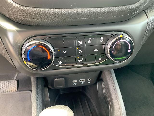 2022 Chevrolet Trailblazer Vehicle Photo in MOON TOWNSHIP, PA 15108-2571