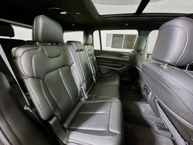 2024 Jeep Grand Cherokee L Vehicle Photo in Doylsetown, PA 18901