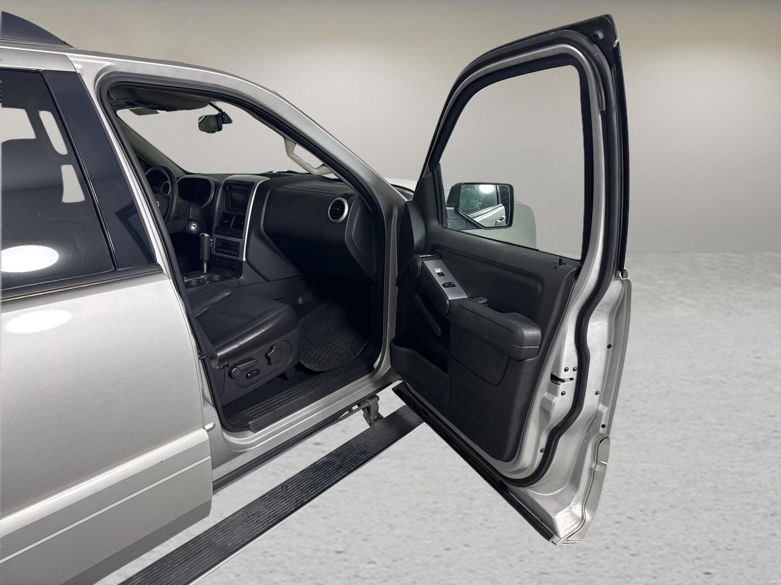 2007 Mercury Mountaineer Vehicle Photo in GEORGETOWN, TX 78626-7508