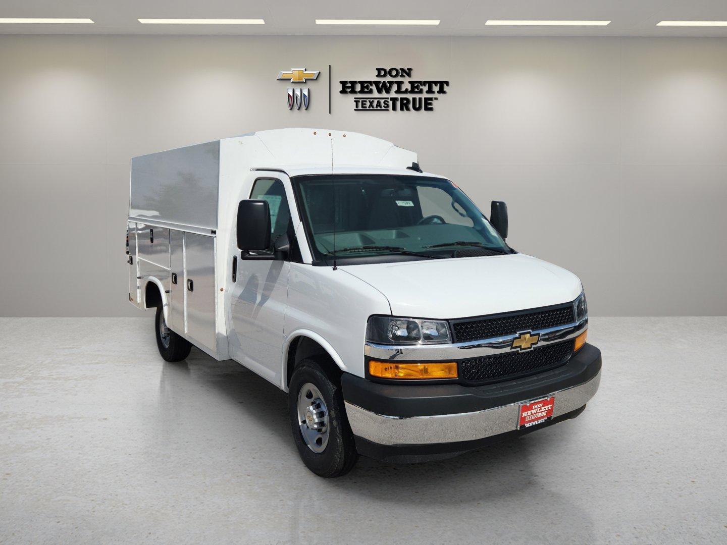 2025 Chevrolet Express Cutaway 3500 Vehicle Photo in GEORGETOWN, TX 78626-7508