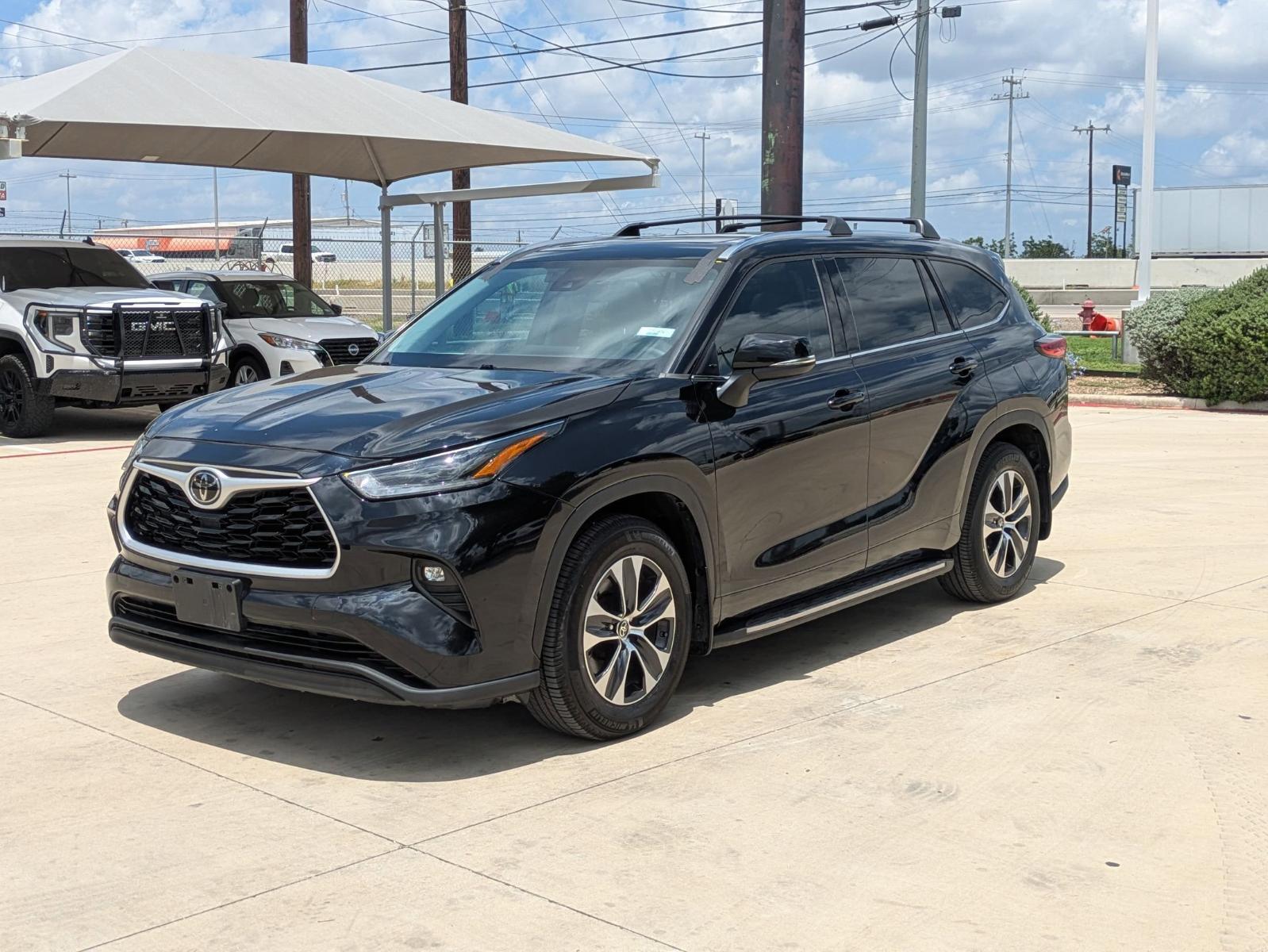 2021 Toyota Highlander Vehicle Photo in SELMA, TX 78154-1460