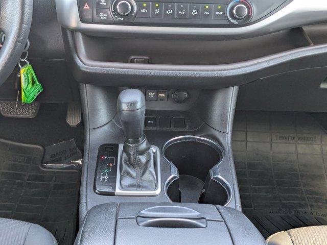 2019 Toyota Highlander Vehicle Photo in BRUNSWICK, GA 31525-1881