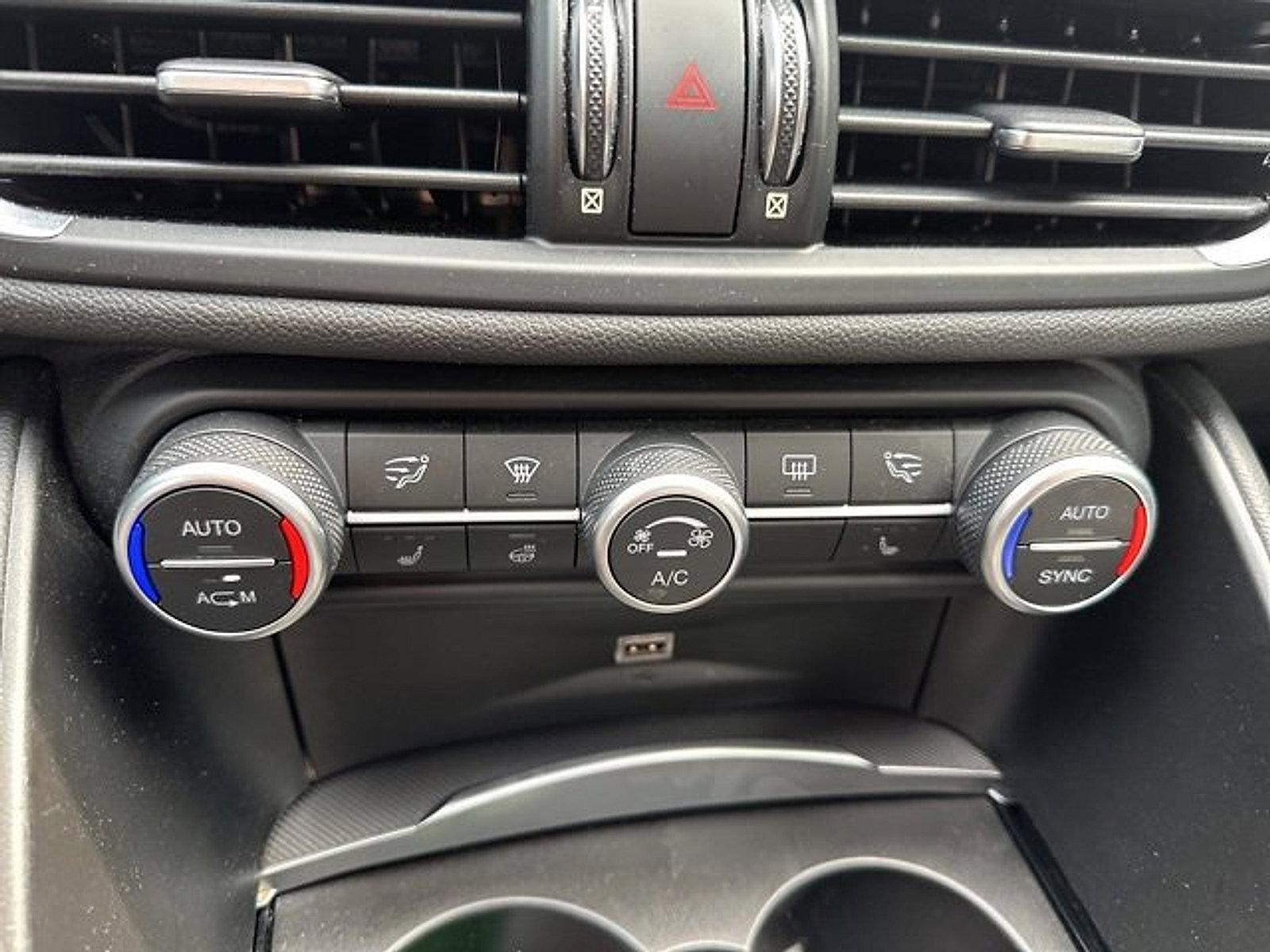2019 Alfa Romeo Giulia Vehicle Photo in Willow Grove, PA 19090