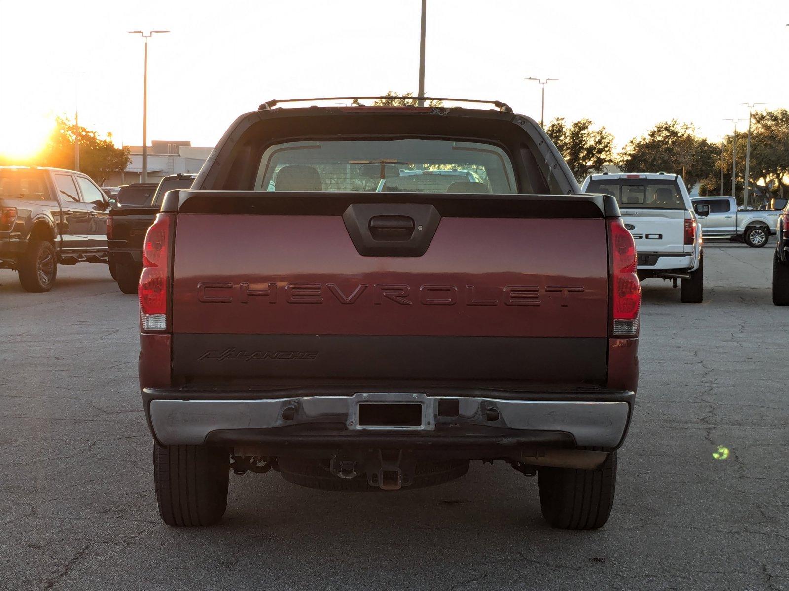 2004 Chevrolet Avalanche Vehicle Photo in St. Petersburg, FL 33713