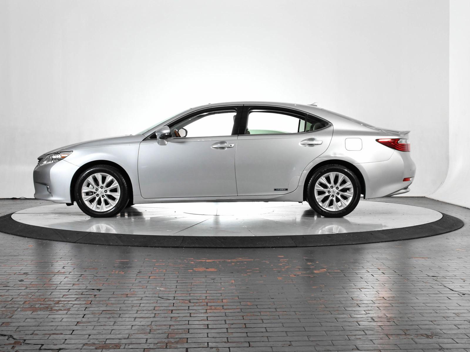 2013 Lexus ES 300h Vehicle Photo in DALLAS, TX 75235