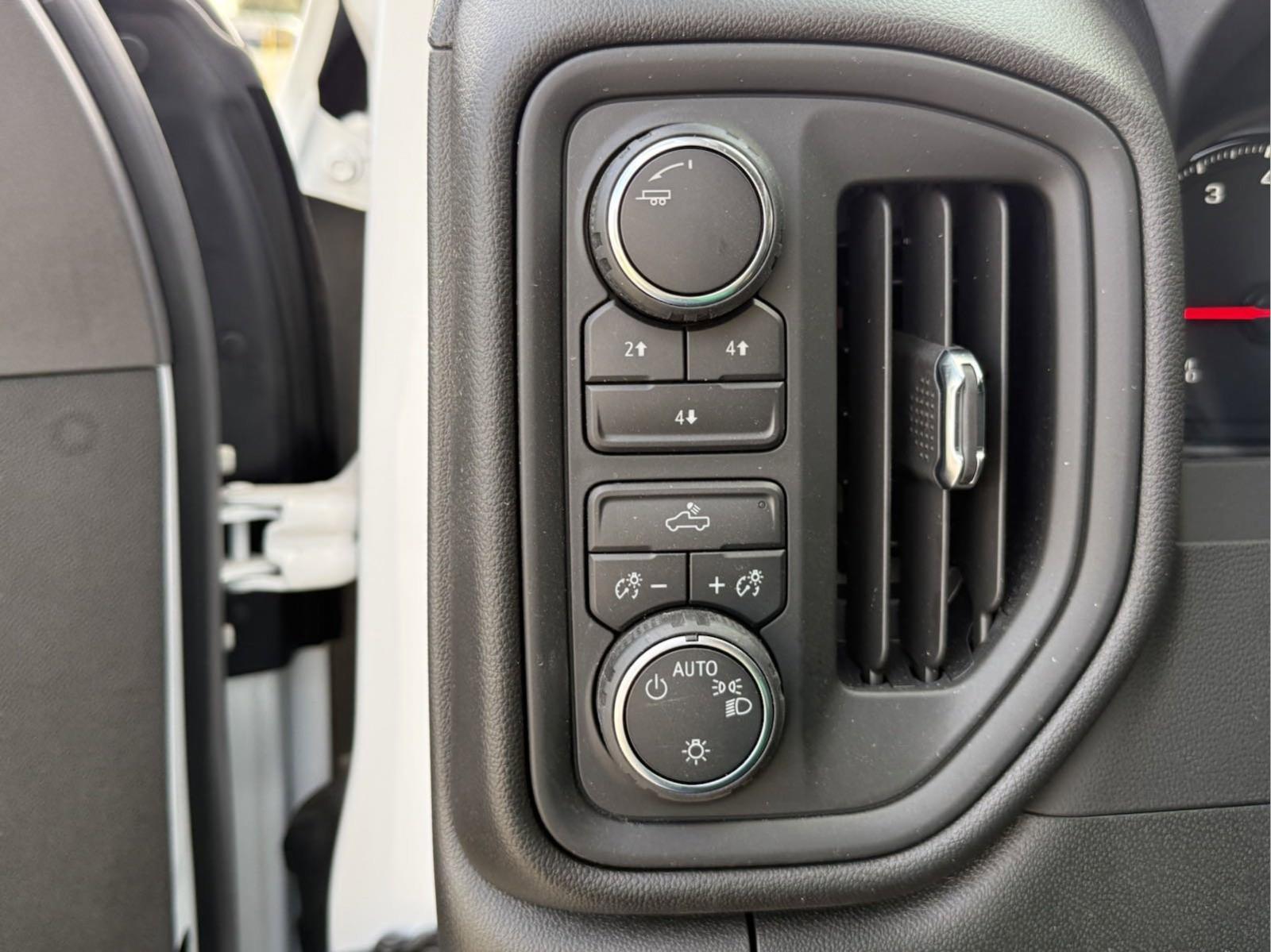 2024 Chevrolet Silverado 3500 HD Vehicle Photo in GEORGETOWN, TX 78626-7508