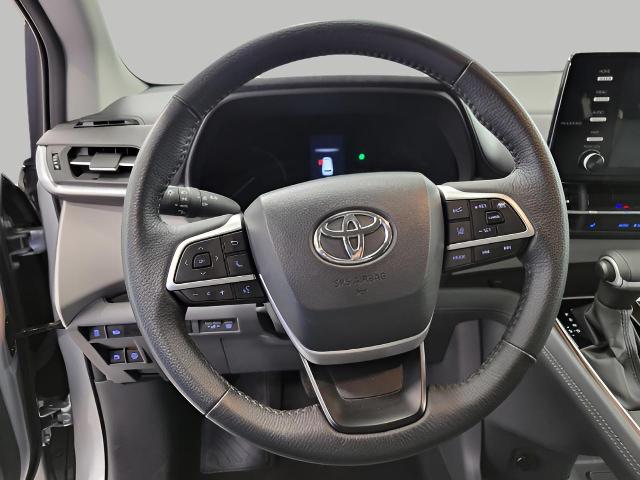 2024 Toyota Sienna Vehicle Photo in Oshkosh, WI 54904