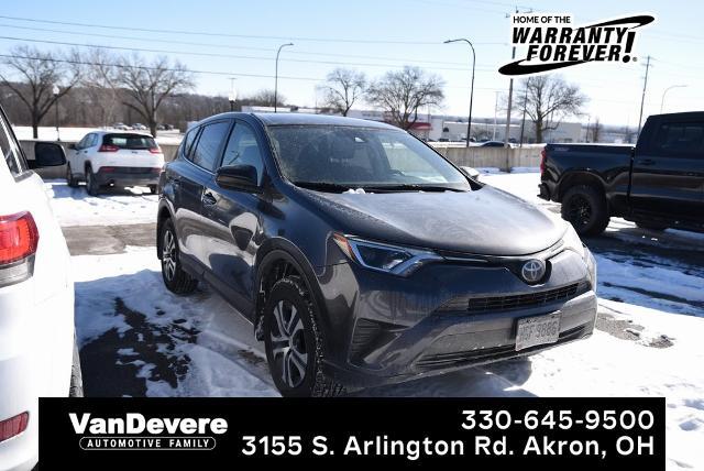 2017 Toyota RAV4 Vehicle Photo in Akron, OH 44312