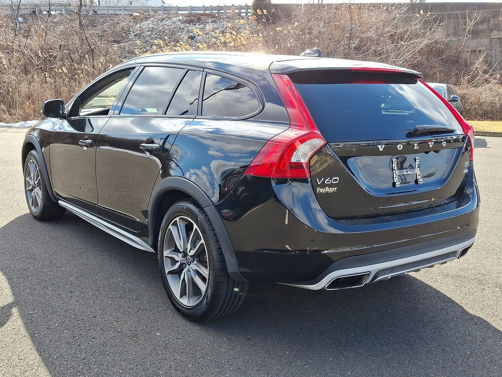 2018 Volvo V60 Cross Country Vehicle Photo in Trevose, PA 19053