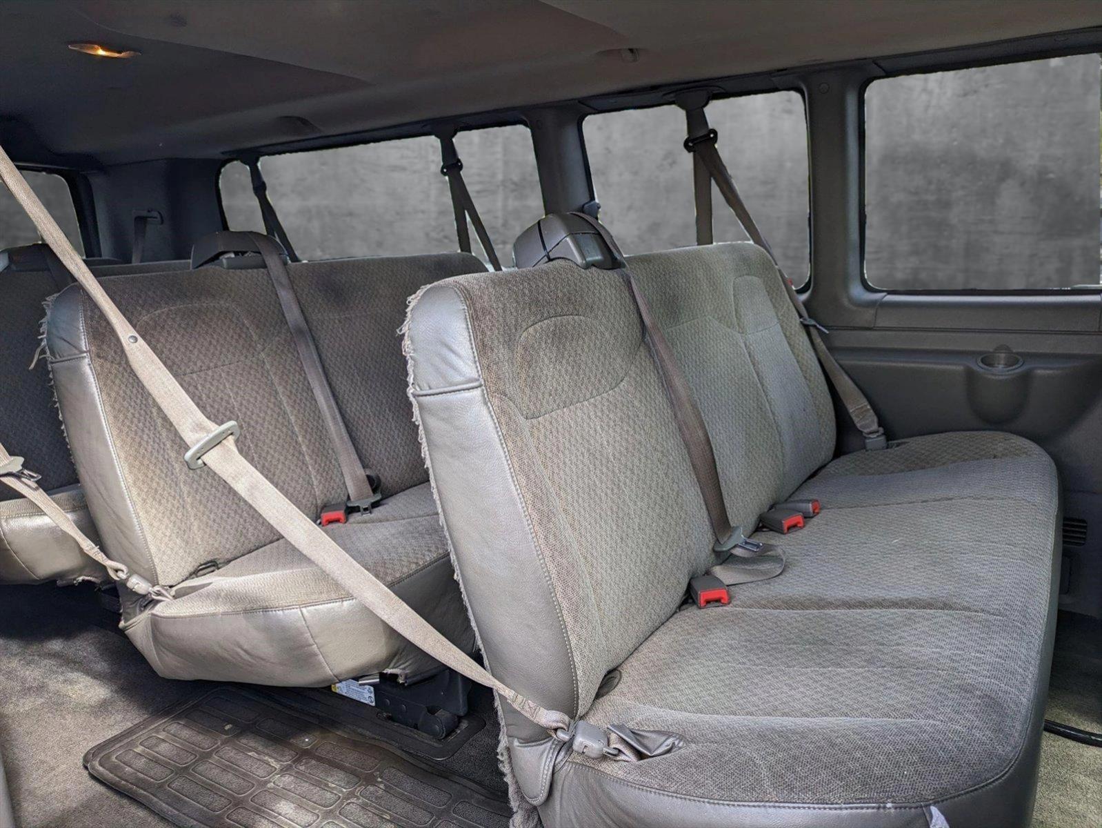 2015 Chevrolet Express Passenger Vehicle Photo in GREENACRES, FL 33463-3207