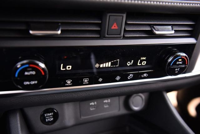 2025 Nissan Rogue Vehicle Photo in Ballwin, MO 63011