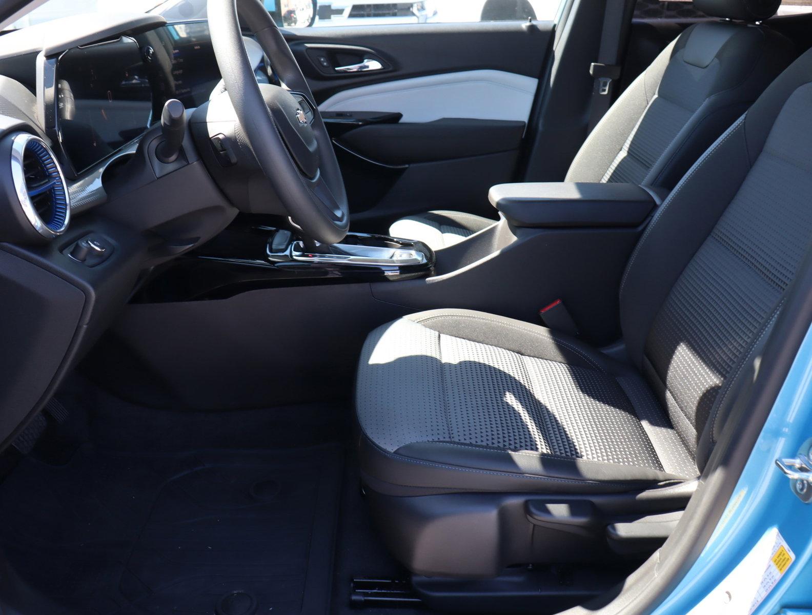 2025 Chevrolet Trax Vehicle Photo in LOS ANGELES, CA 90007-3794