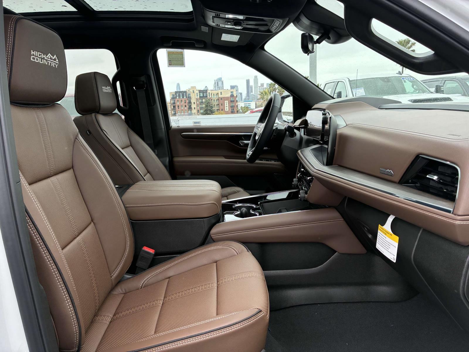 2025 Chevrolet Suburban Vehicle Photo in LOS ANGELES, CA 90007-3794