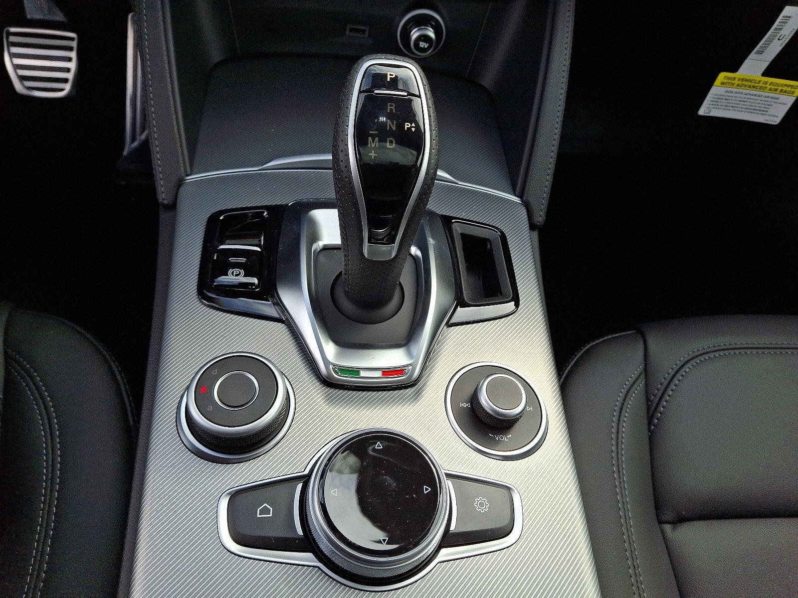 2025 Alfa Romeo Stelvio Vehicle Photo in Willow Grove, PA 19090