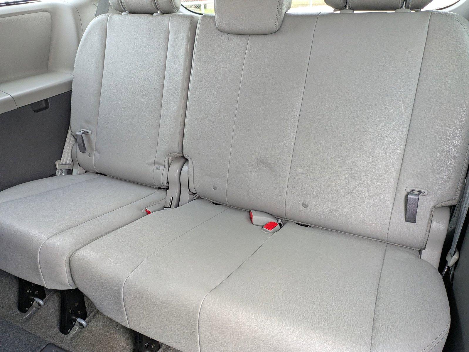 2017 Toyota Sienna Vehicle Photo in Corpus Christi, TX 78415