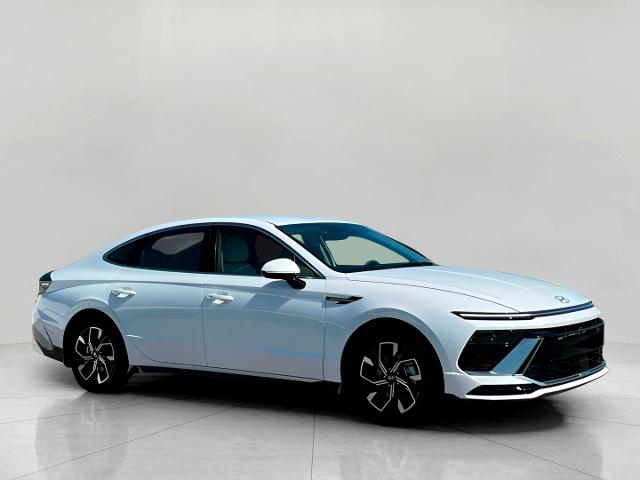 2025 Hyundai SONATA Vehicle Photo in Green Bay, WI 54304