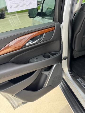 2017 Cadillac Escalade Vehicle Photo in Peoria, IL 61615