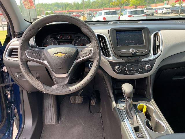 2022 Chevrolet Equinox Vehicle Photo in MOON TOWNSHIP, PA 15108-2571