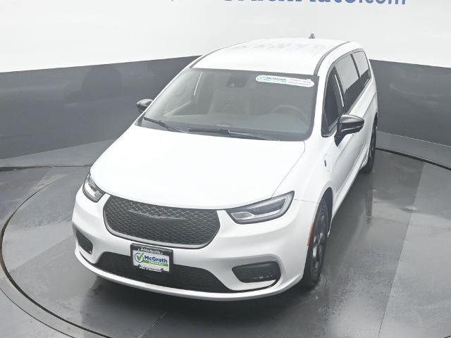 2024 Chrysler Pacifica Vehicle Photo in Cedar Rapids, IA 52402