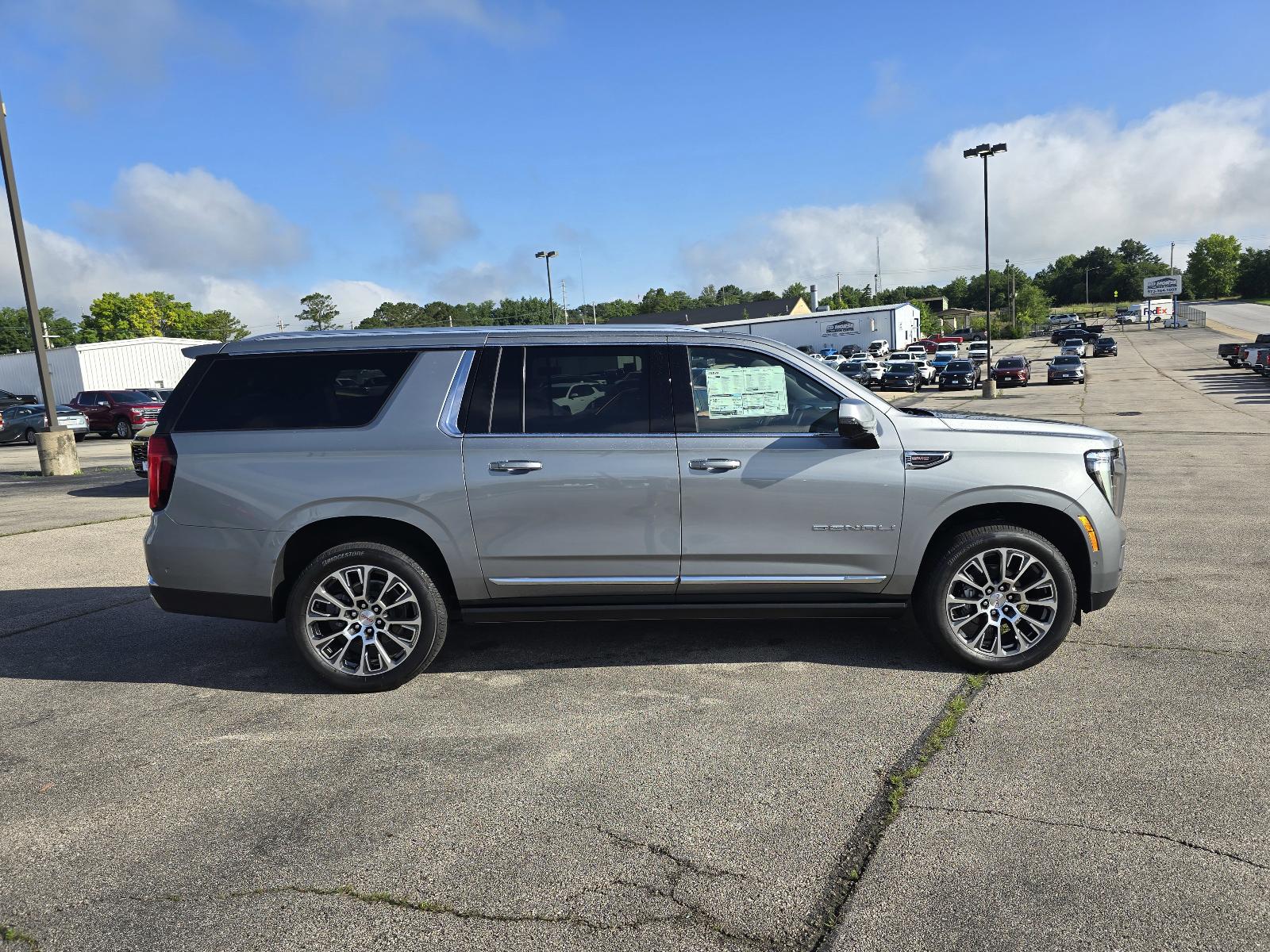 2025 GMC Yukon XL Vehicle Photo in Rolla, MO 65401