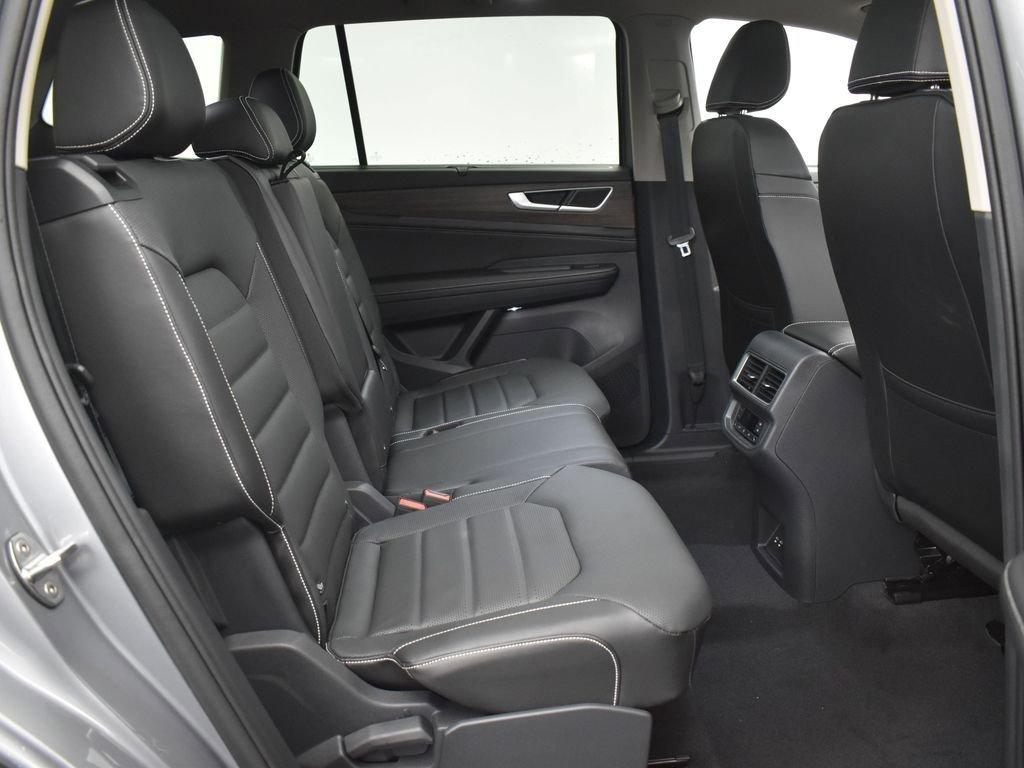 2024 Volkswagen Atlas Vehicle Photo in Marion, IA 52302