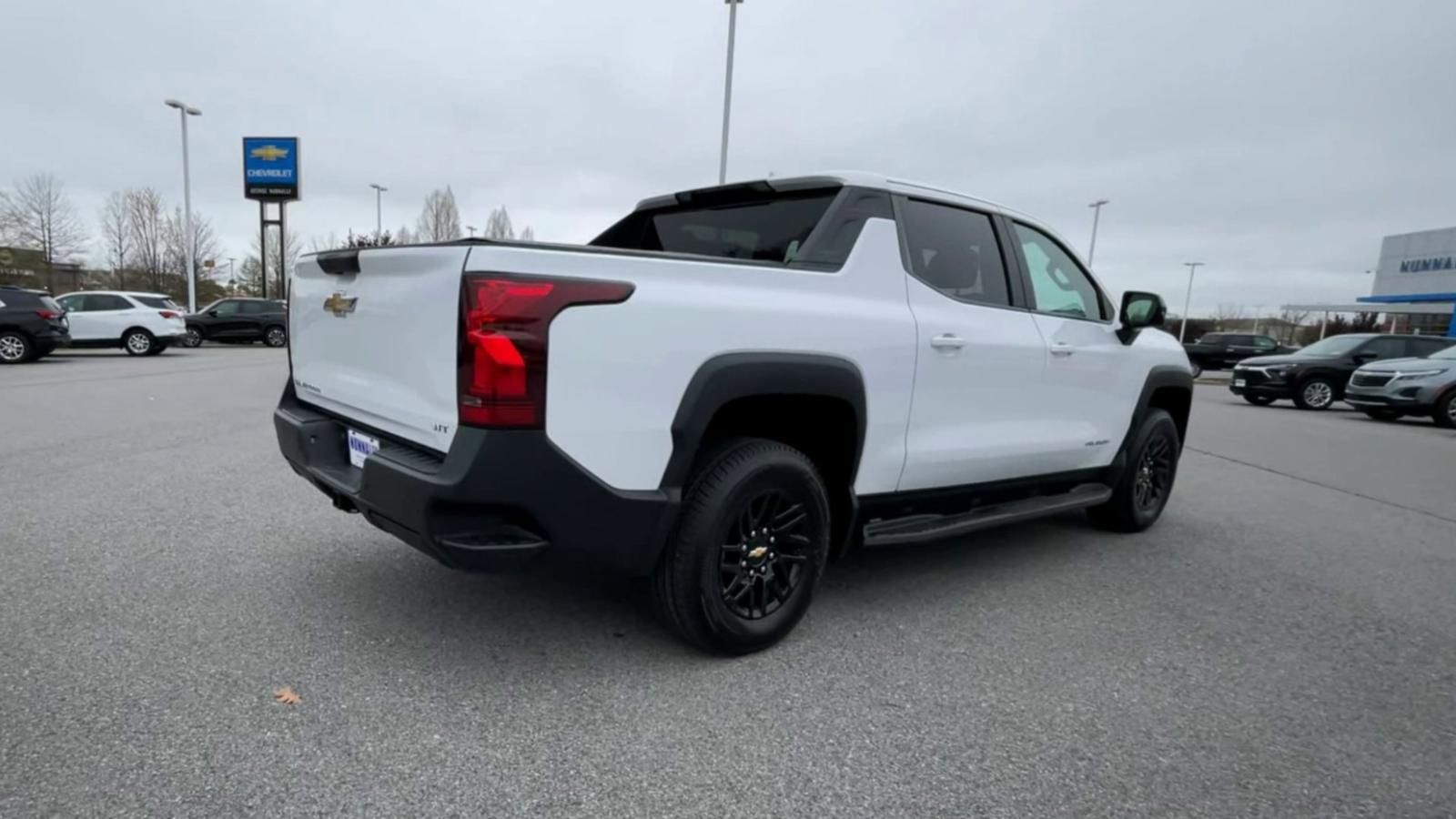 2024 Chevrolet Silverado EV Vehicle Photo in BENTONVILLE, AR 72712-4322