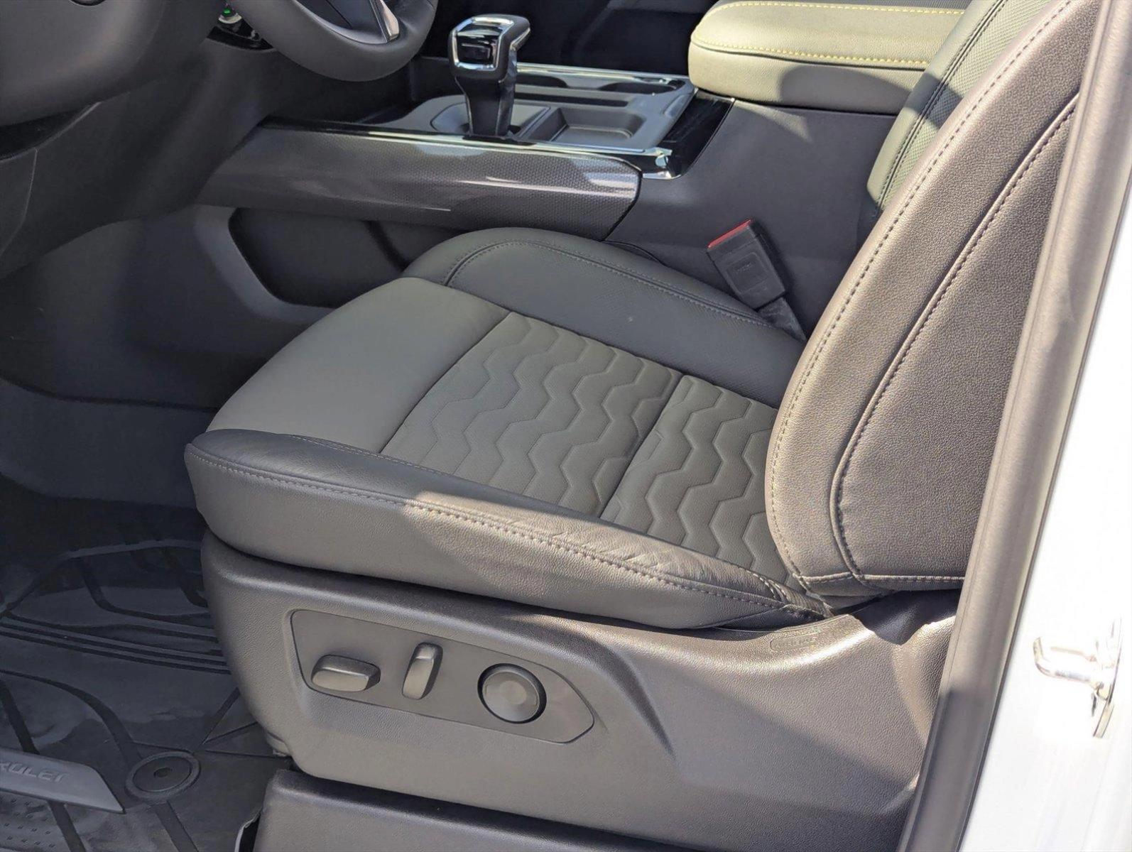 2025 Chevrolet Silverado 1500 Vehicle Photo in PEMBROKE PINES, FL 33024-6534