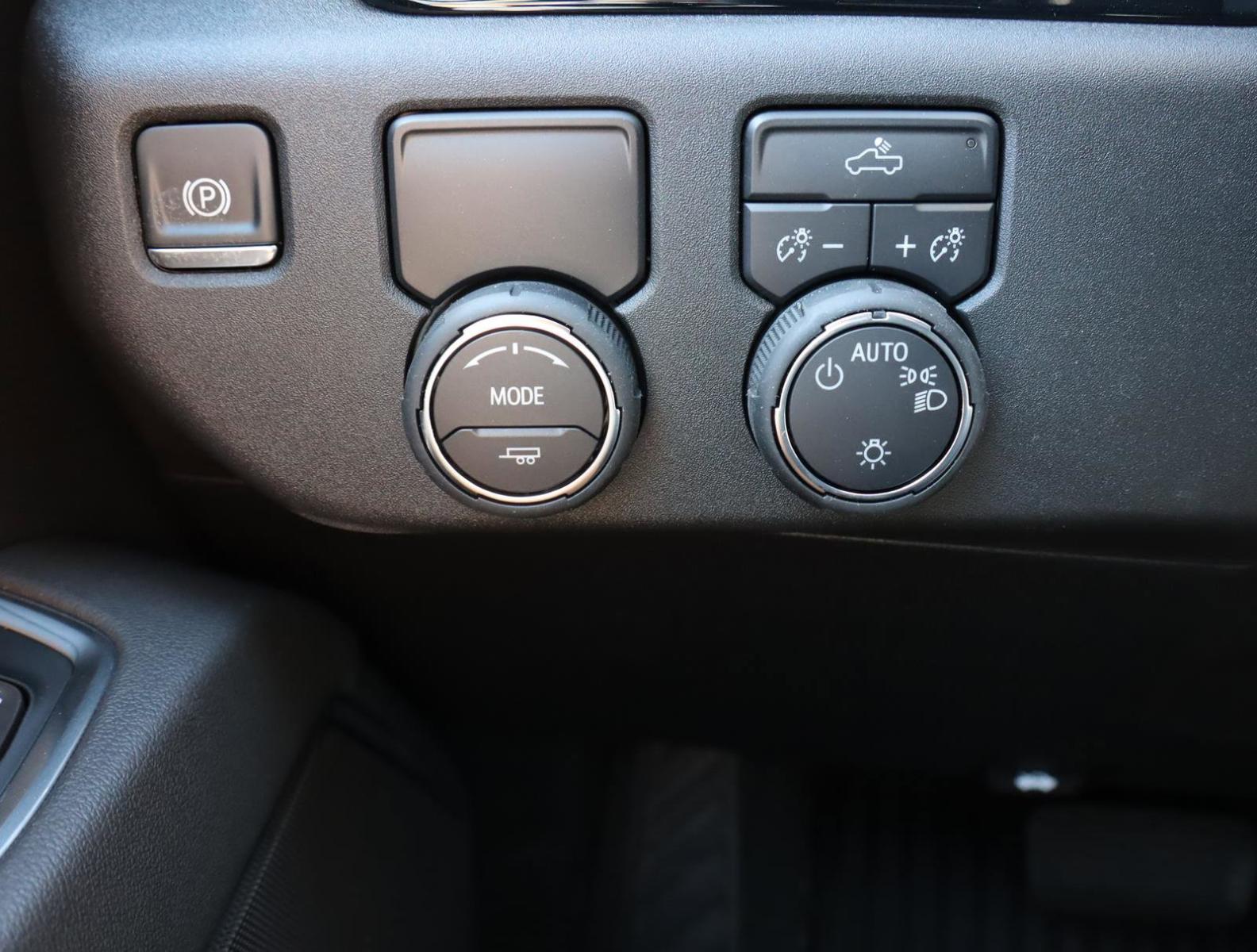 2025 Chevrolet Silverado 1500 Vehicle Photo in LOS ANGELES, CA 90007-3794