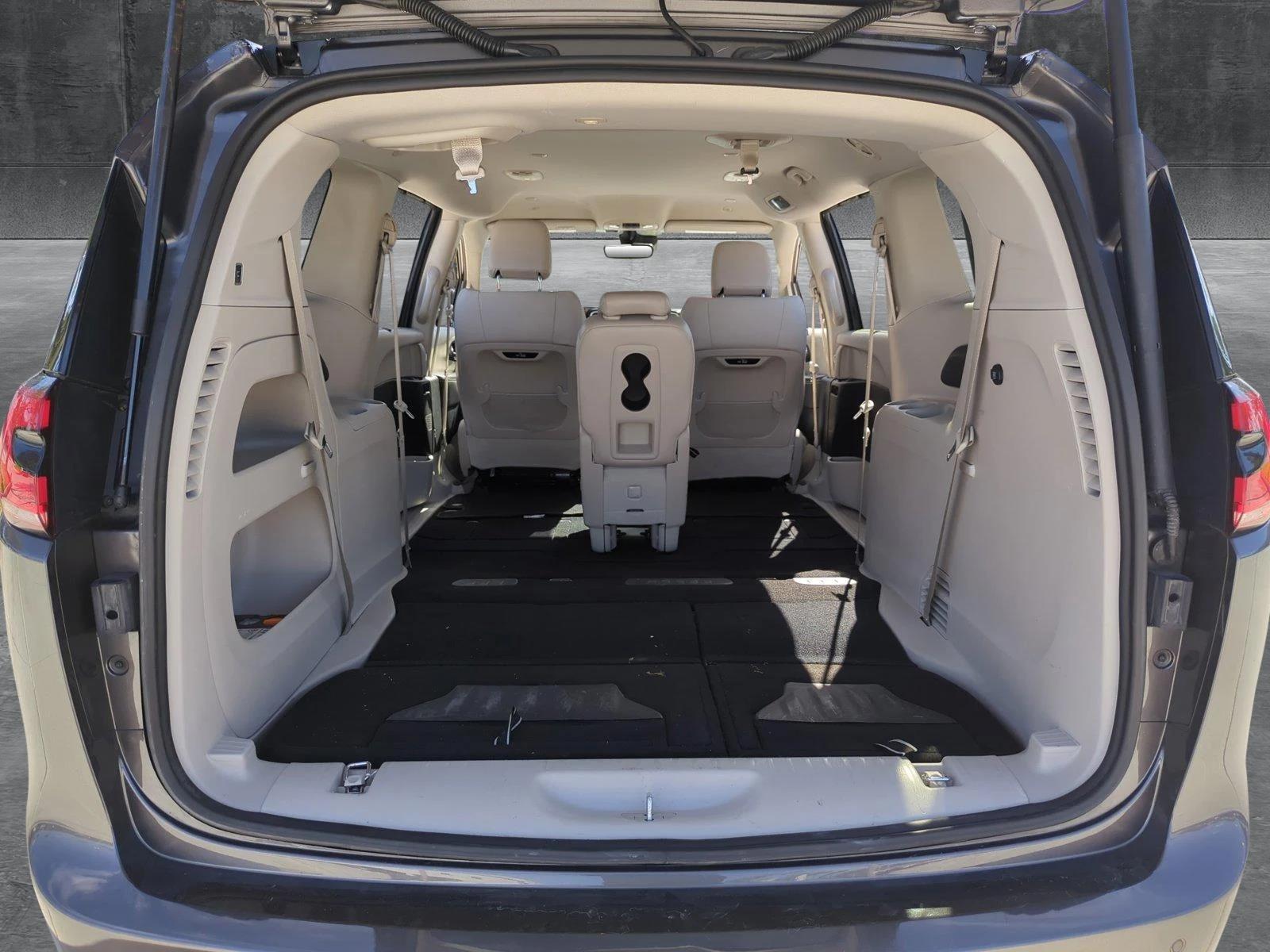 2021 Chrysler Pacifica Vehicle Photo in Pembroke Pines, FL 33027