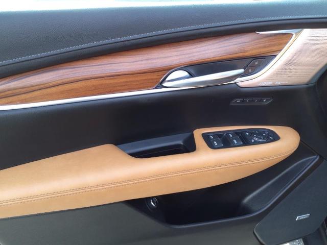2021 Cadillac XT5 Vehicle Photo in SMITHTOWN, NY 11787-5023