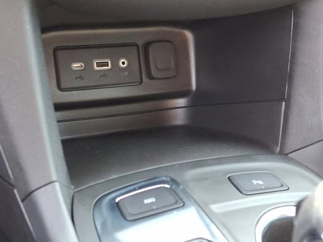 2024 Chevrolet Equinox Vehicle Photo in TREVOSE, PA 19053-4984