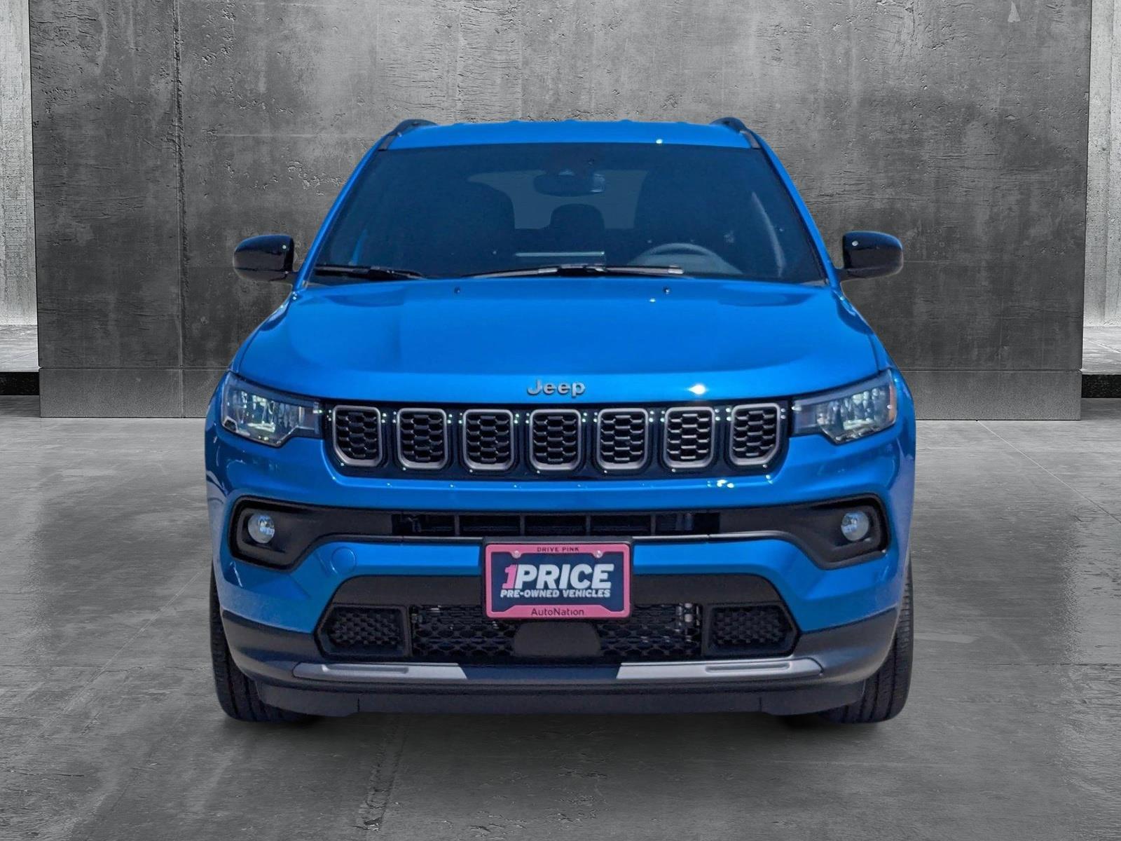 2025 Jeep Compass Vehicle Photo in Valencia, CA 91355