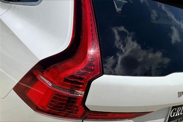 2022 Volvo XC60 Vehicle Photo in Houston, TX 77007