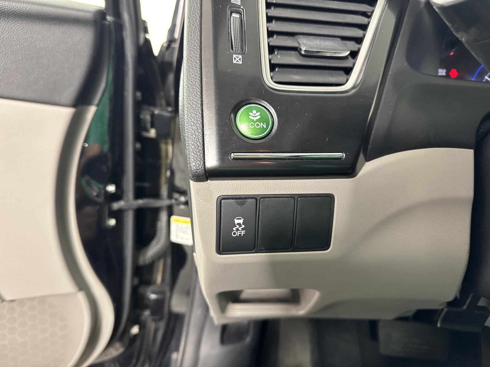 2013 Honda Civic Sdn Vehicle Photo in GEORGETOWN, TX 78626-7508