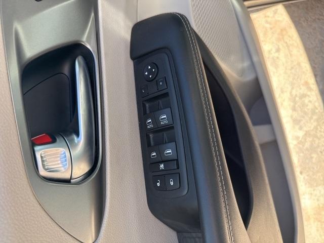 2023 Chrysler Pacifica Vehicle Photo in Winslow, AZ 86047-2439