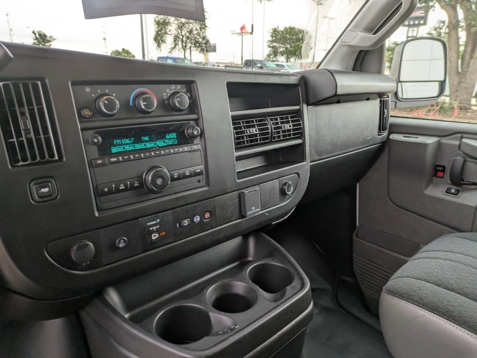 2023 Chevrolet Express Cargo 2500 Vehicle Photo in SELMA, TX 78154-1460