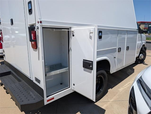 2024 Chevrolet Express Commercial Cutaway Vehicle Photo in ENGLEWOOD, CO 80113-6708