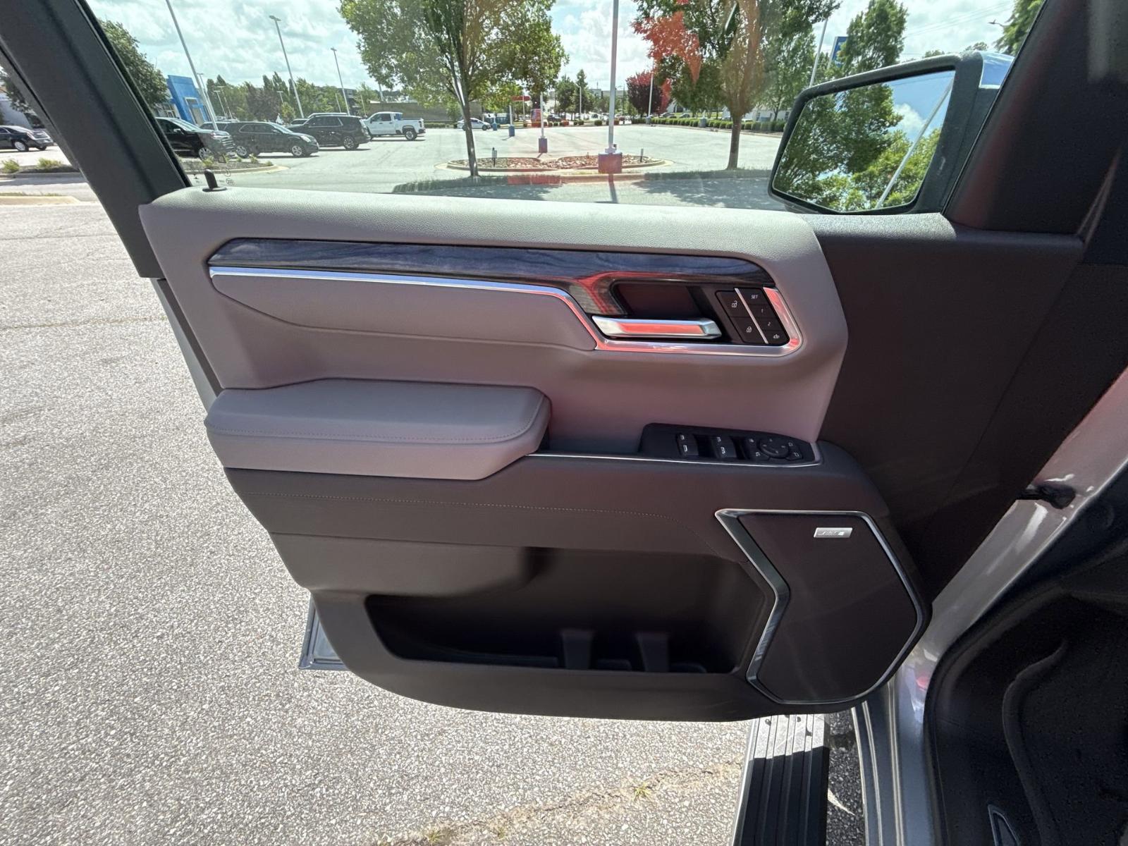 2025 Chevrolet Silverado 1500 Vehicle Photo in BENTONVILLE, AR 72712-4322
