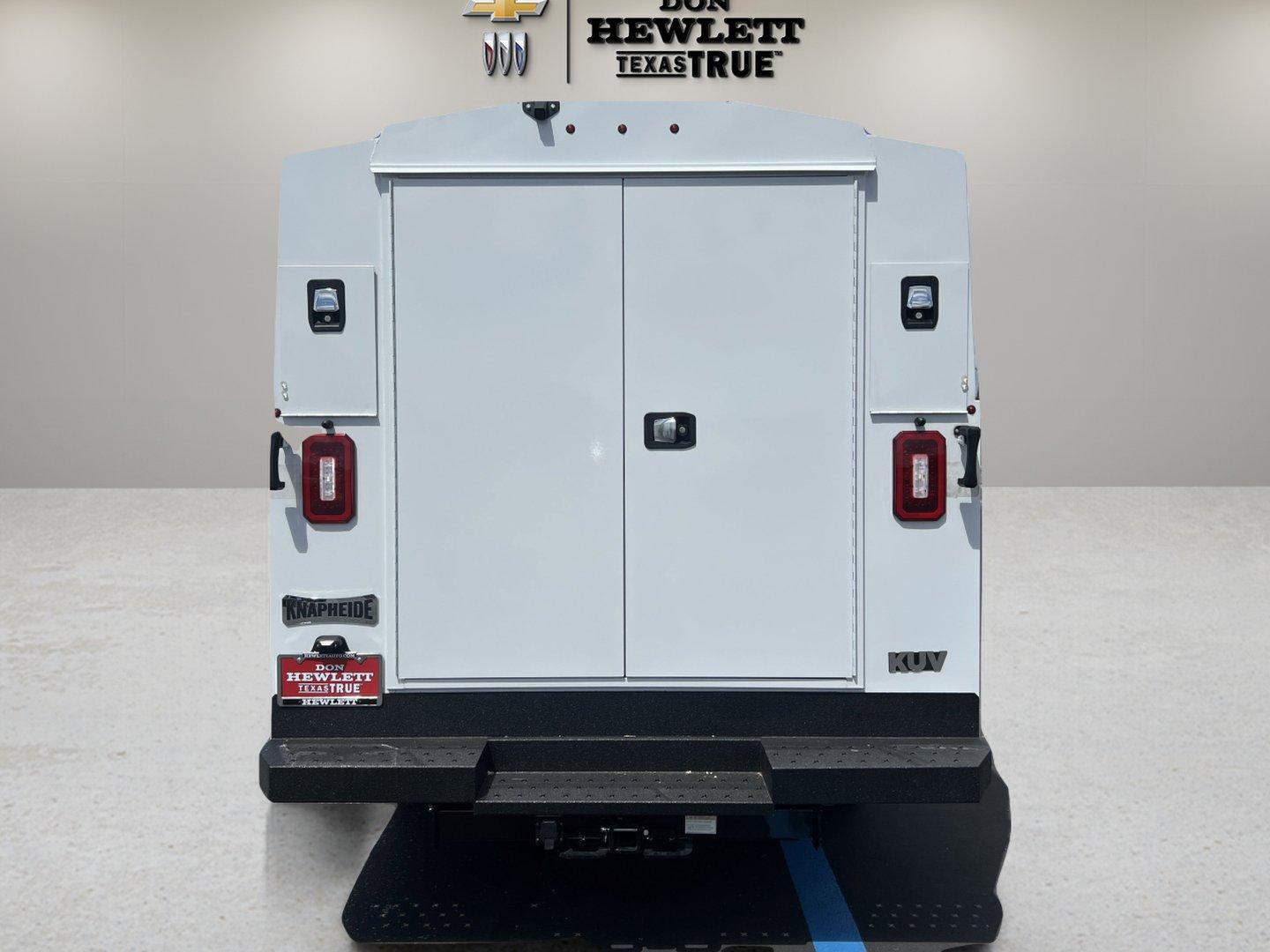 2025 Chevrolet Express Cutaway 3500 Vehicle Photo in GEORGETOWN, TX 78626-7508