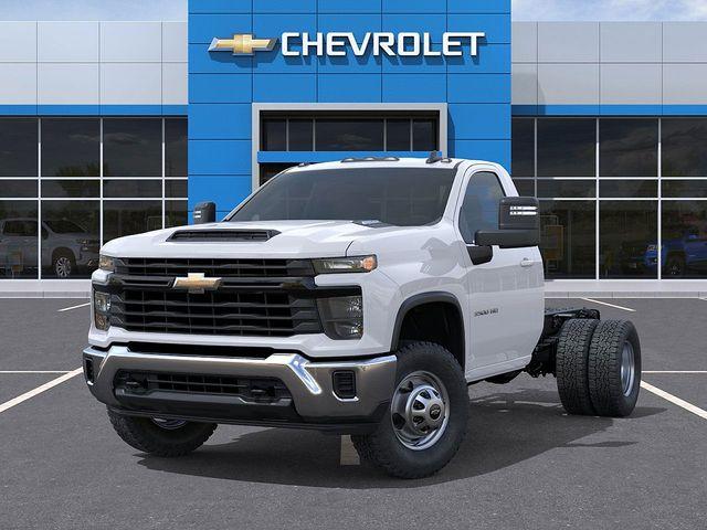 2025 Chevrolet Silverado 3500 HD Chassis Cab Vehicle Photo in PAWLING, NY 12564-3219