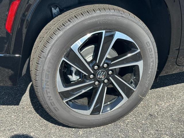 2025 Buick Enclave Vehicle Photo in COLUMBIA, MO 65203-3903
