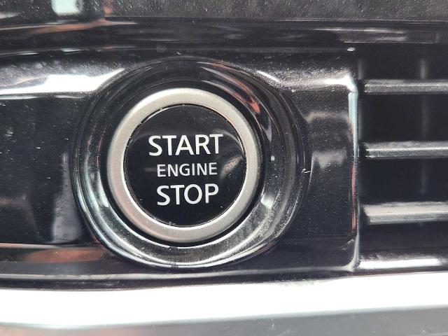 2022 Nissan Pathfinder Vehicle Photo in DENTON, TX 76210-9321