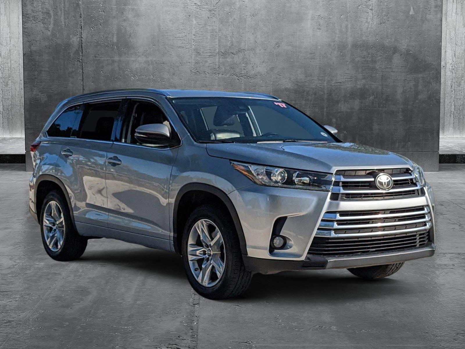 2017 Toyota Highlander Vehicle Photo in Davie, FL 33331