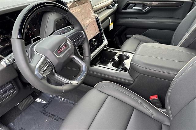 2025 GMC Yukon XL Vehicle Photo in ELK GROVE, CA 95757-8703