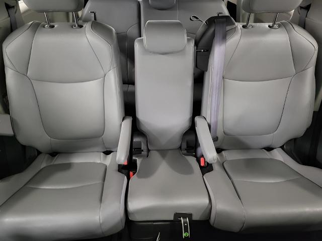 2024 Toyota Sienna Vehicle Photo in Oshkosh, WI 54904