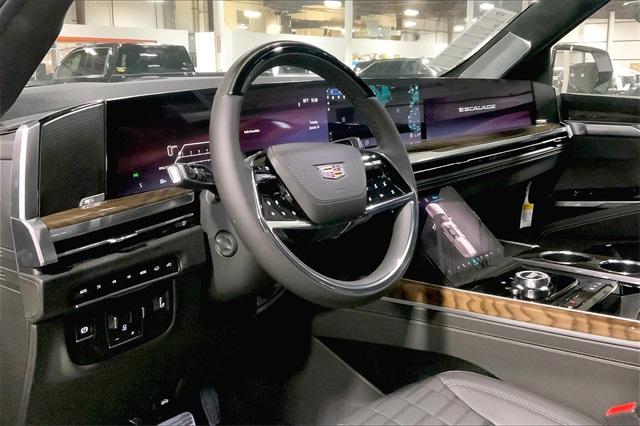 2025 Cadillac Escalade Vehicle Photo in KANSAS CITY, MO 64114-4545